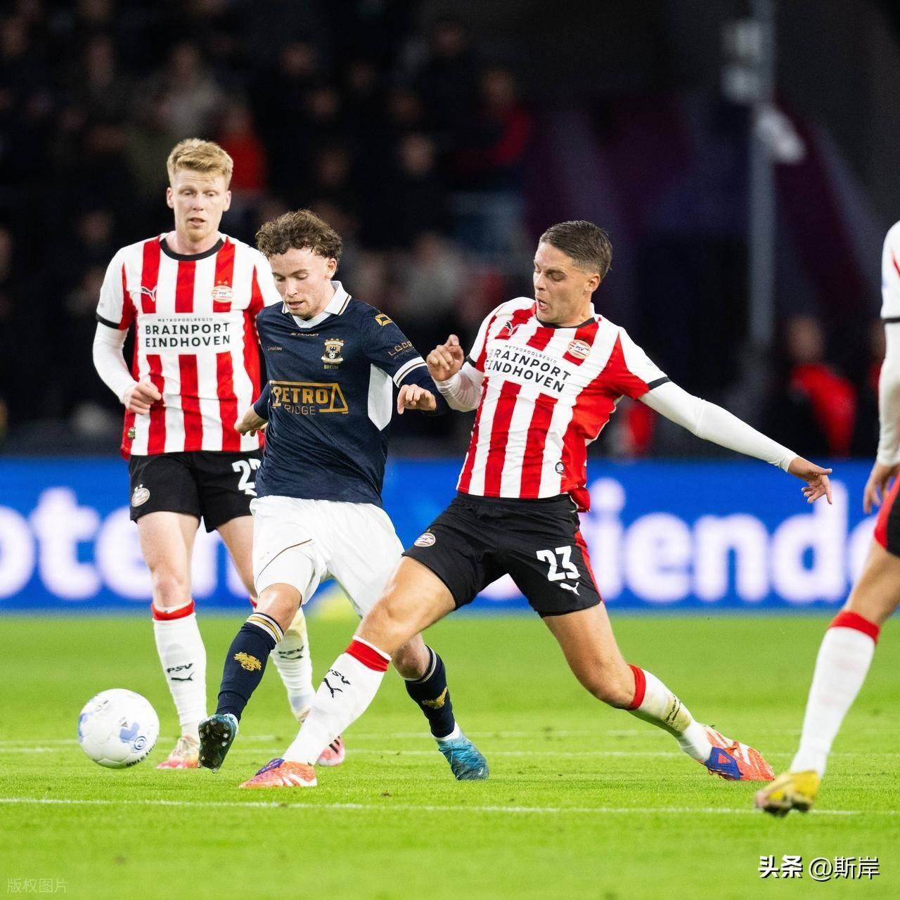 意甲赛程吃紧,埃因霍温关键时刻刷新队史纪录,管理层满意,身体对抗强度拉满 意甲赛程吃紧,埃因霍温关键时刻刷新队史纪录,管理层满意,身体对抗强度拉满