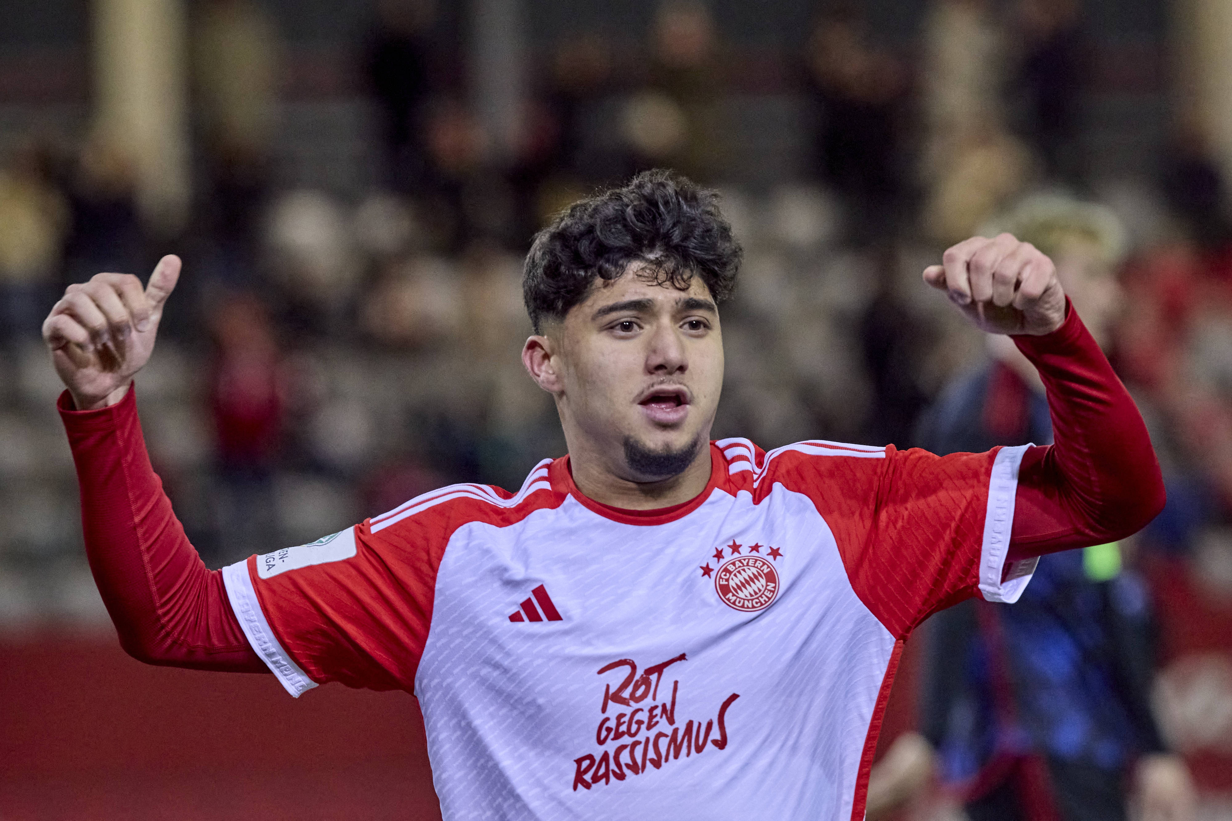 刃牙和梢江大战原视频