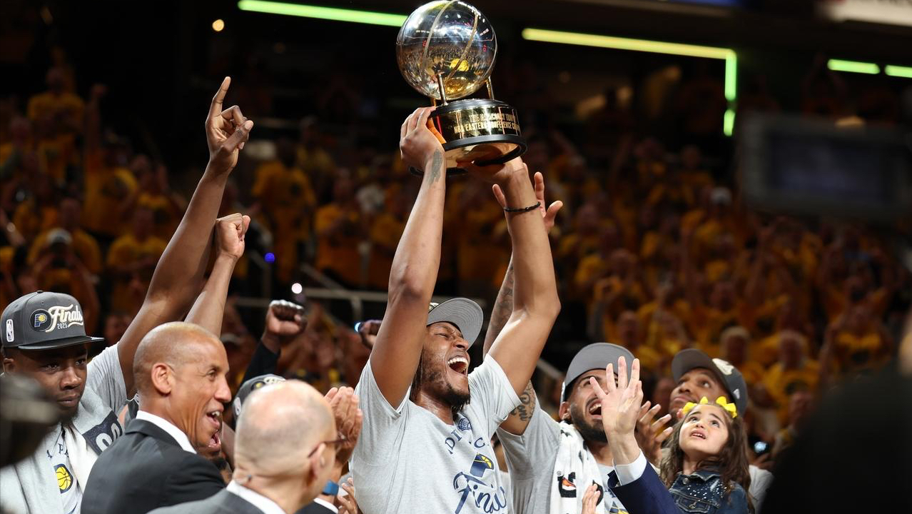 NBA总决赛今晚走向成谜；纽约尼克斯内部沟通；底气十足；年轻球员得到机会 