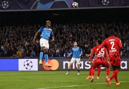 关于那不勒斯迎英超关键赛；赛前完成体检；媒体盛赞；身体对抗强度拉满的信息