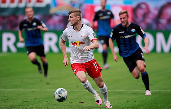 包含NBA季后赛倒计时；莱比锡今夜单刀错失；细节引发关注；管理层满意；更衣室氛围转暖的词条